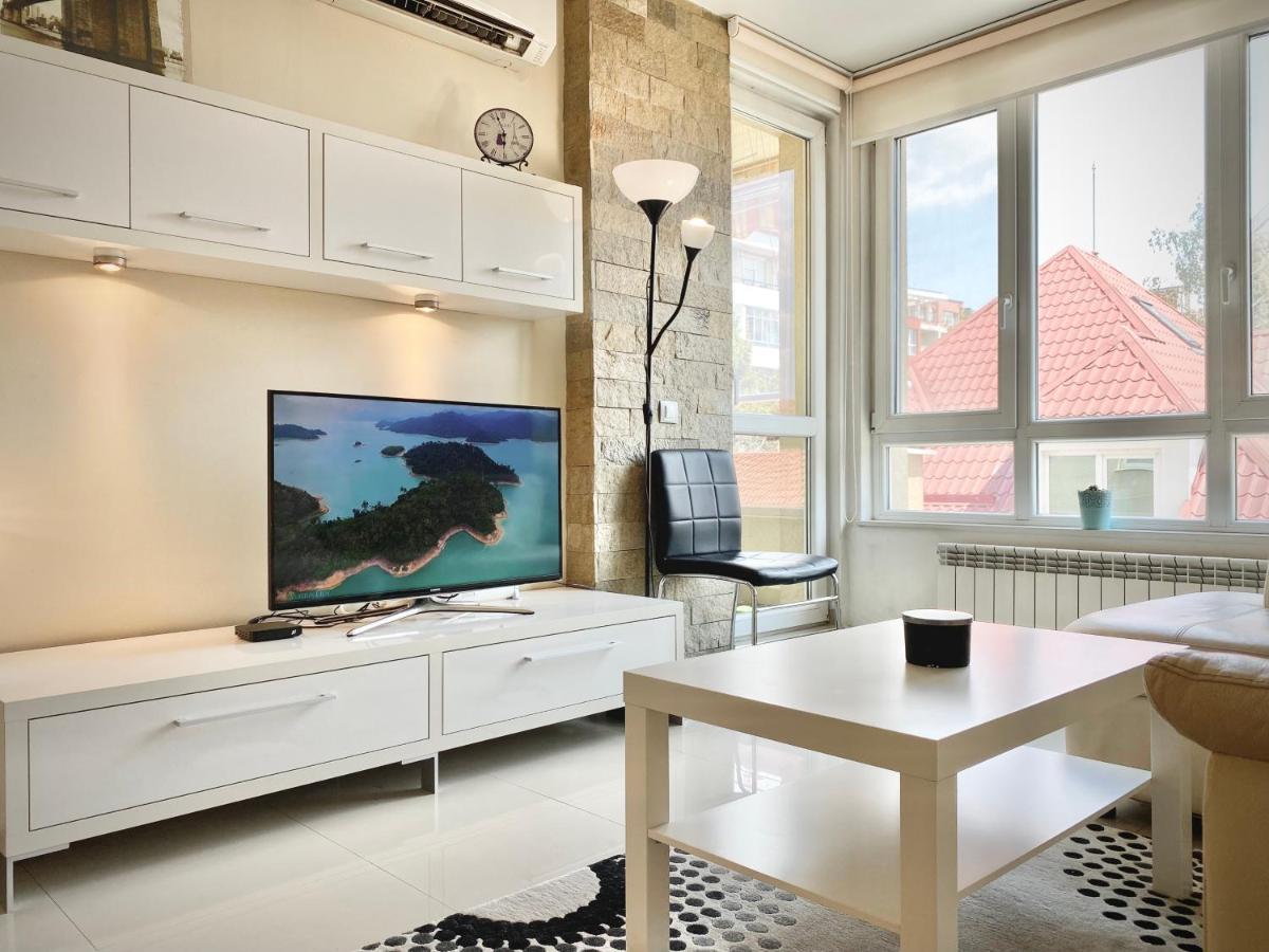 Entire Apartment For 4 Guests In София Экстерьер фото
